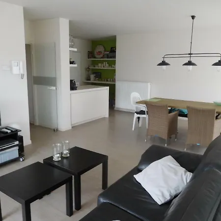 Albert 0401 Apartment *